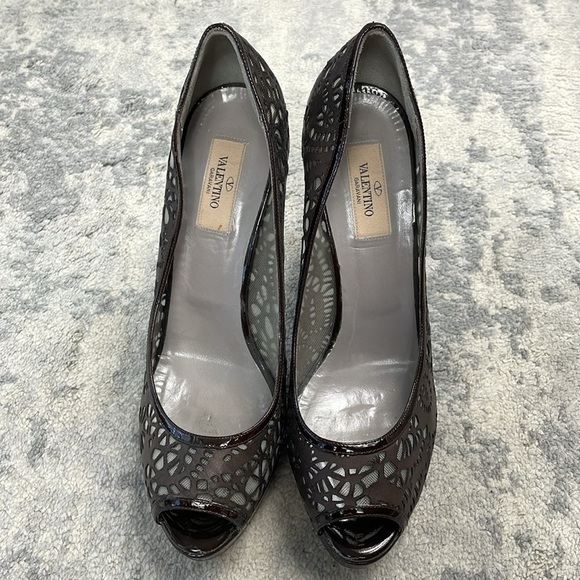Valentino Garavani Laser Cut Leather Platform Peep Toe Heel Pumps Brown 40 - Picture 8 of 15